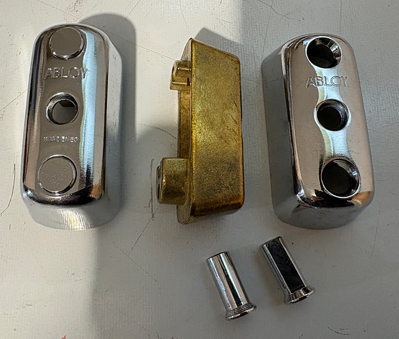 Abloy avainpesän suoja profiilioveen