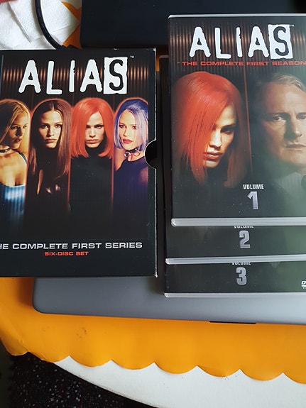 Alias Tv-sarja 1 kausi DVD-boksi