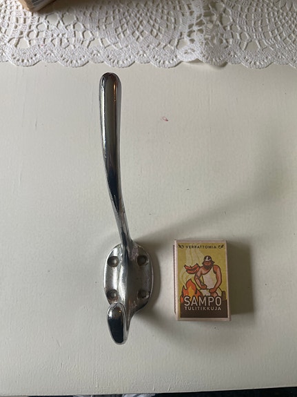 O: naulakko koukkuja vaatekoukkuja