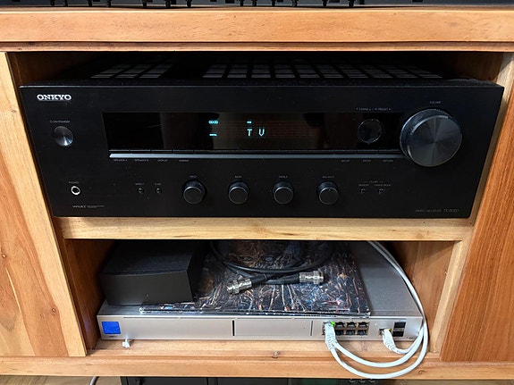 Onkyo TX-8020 viritinvahvistin