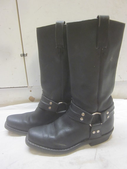 Mustat bootsit 37