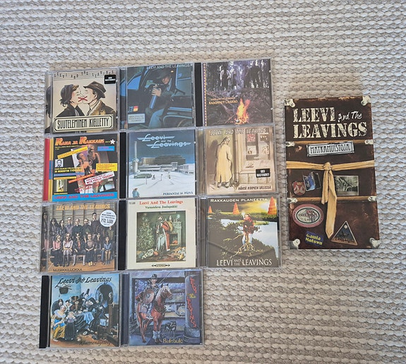 Leevi and the Leavings CD-levyjä