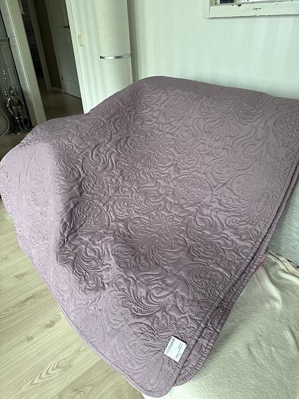 Hemtex 24h päiväpeitto liila