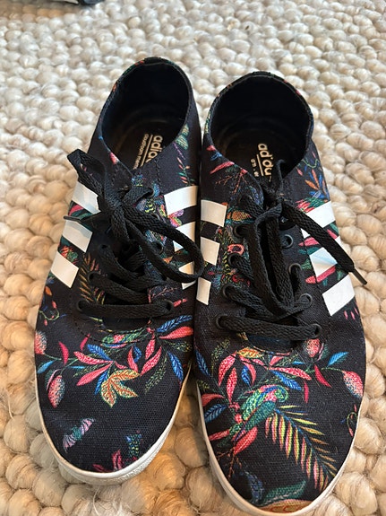 Adidas tennarit