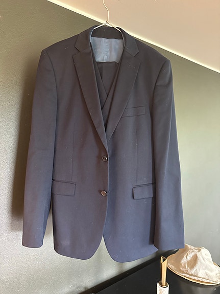 Dressman puku, tummansininen w36 / 52 sis. Liivi