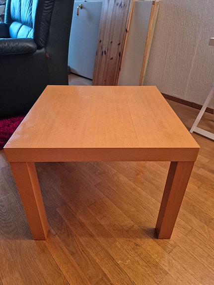 Annetaan ikea lack pöytä