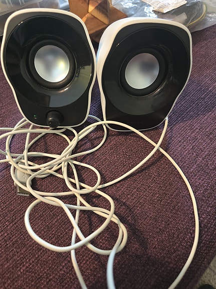 Logitech tietokonekaiuttimet
