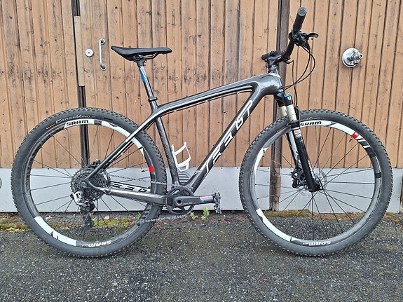 Felt Nine 6 Carbon L kuitukiekot!