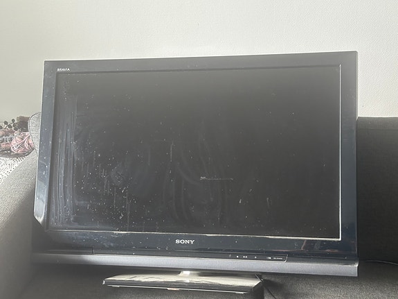 Vanha televisio, ei takuita toimivuudesta