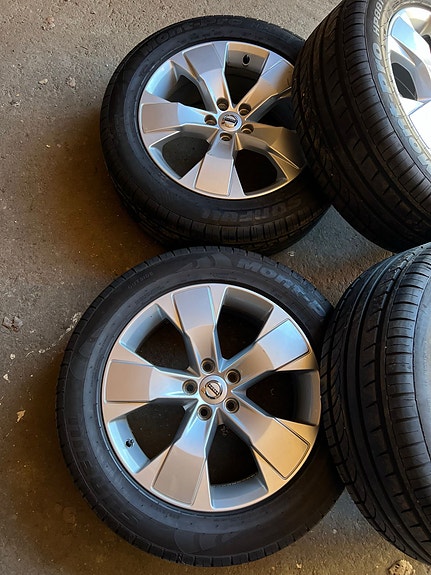 Volvo 5x108 alkuperäiset alumiinivanteet kesärenkailla 235/55/R18