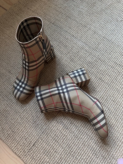 Burberry 39.5 nilkkurit