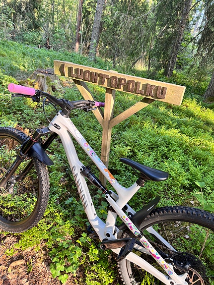 Ostetaan täysjousitettu Canyon sähköpyörä