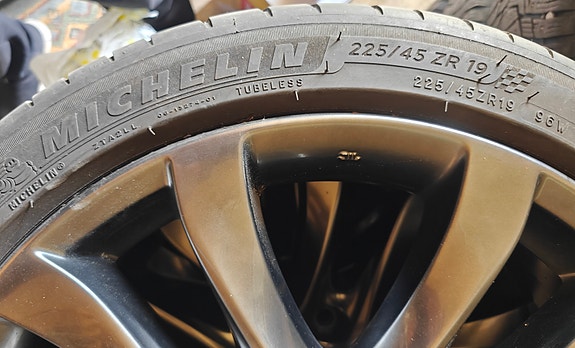 Michelin Pilot Sport 4