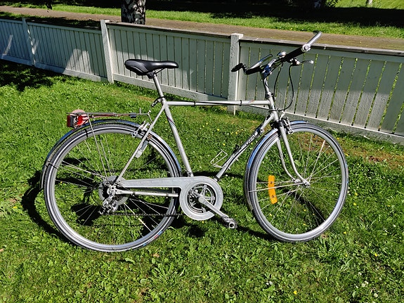 Retro Crescent 28", 10v