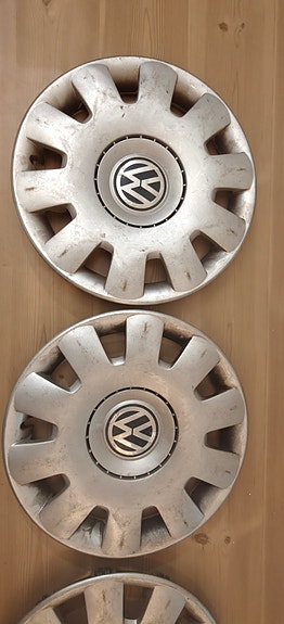 VW alkuperäiset pölykapselit 15" 4 kpl – 1J0 601 147 P