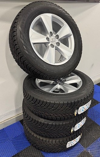 Lexus 17" 5x114.3  aluvanteet ja kitkarenkaat