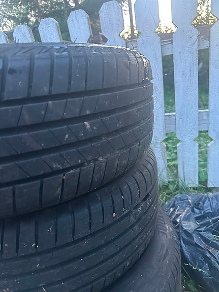 Peogeot 308 bridgestone kesärenkaat alumiinivanteineen