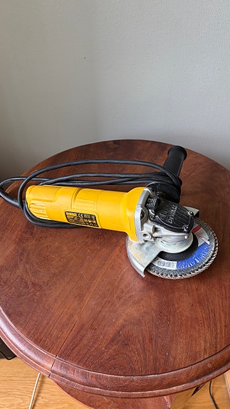 DeWalt kulmahiomakone