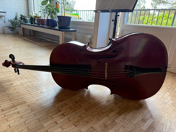 Myydään 4/4 sello