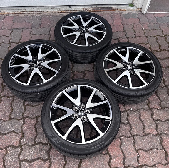 Toyota Yaris 17” kesät alumiinivanteilla