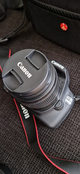Canon EOS 1200D järjestelmäkamera