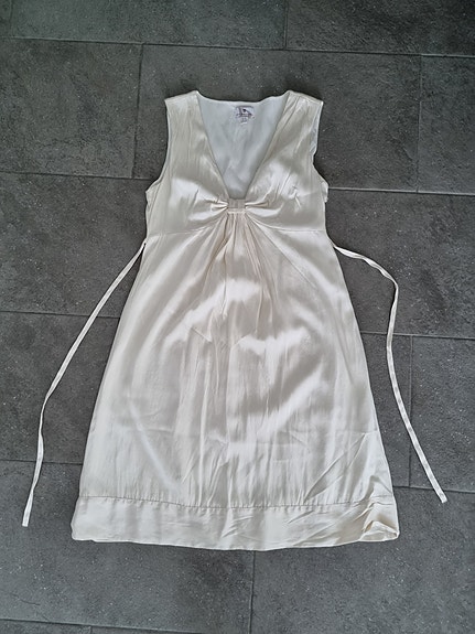 Mekko 36/38 silkki luonnonvalkoinen Bellybutton