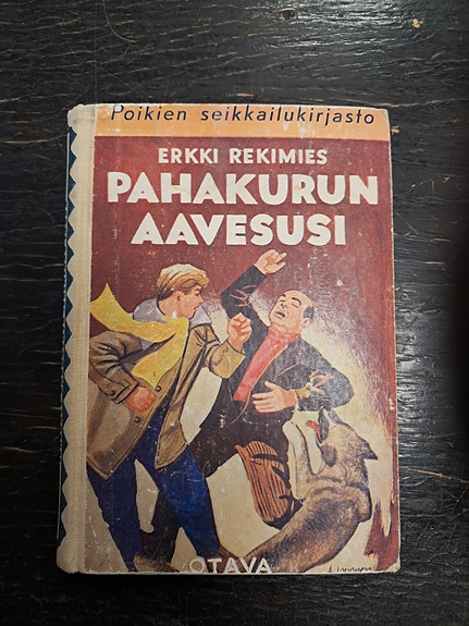Erkki Rekimies Pahakurun aavesusi kirja