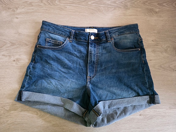 HM farkku shortsit 42/44