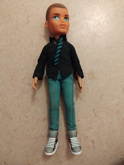 Bratz poikanukke vaatteilla