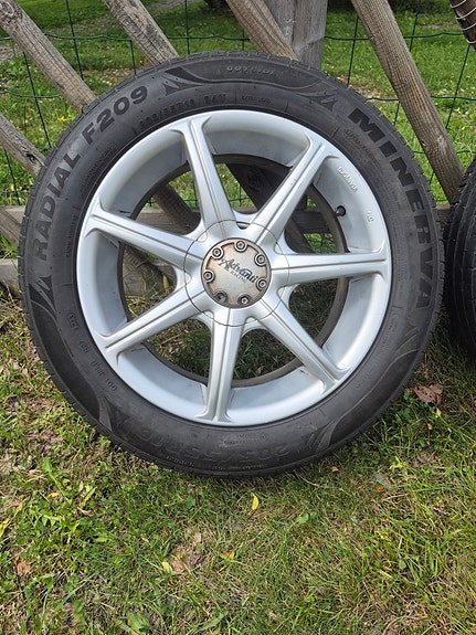 205/55 R16 Kesärenkaat vanteineen 4x108 ja 4x114,3 jaolla