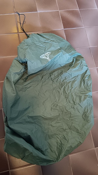 Varusteleka repun sadesuoja (M)