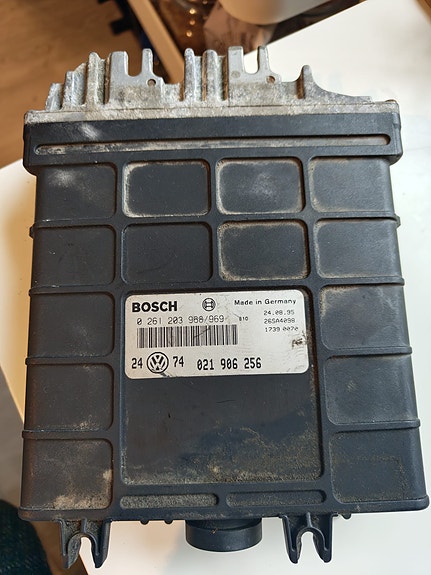 VW Golf MK3 VR6 ECU BOSCH 021 906 256 OEM moottorinohjausyksikkö
