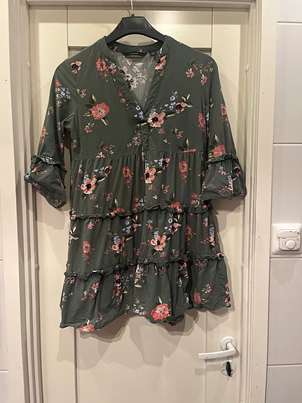 kukkakuosinen kesämekko XS