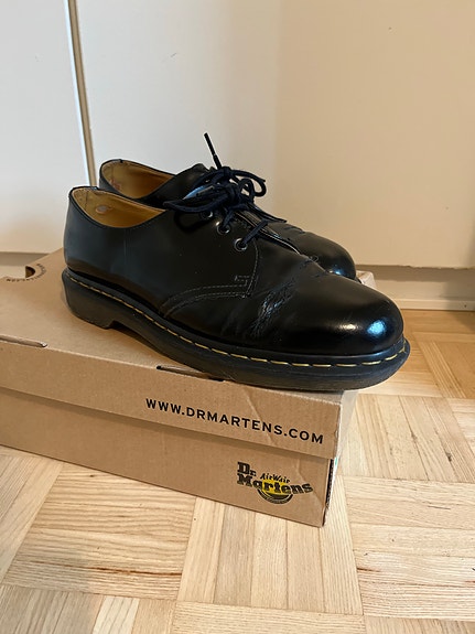 Dr. Martens 1461, koko 44, musta