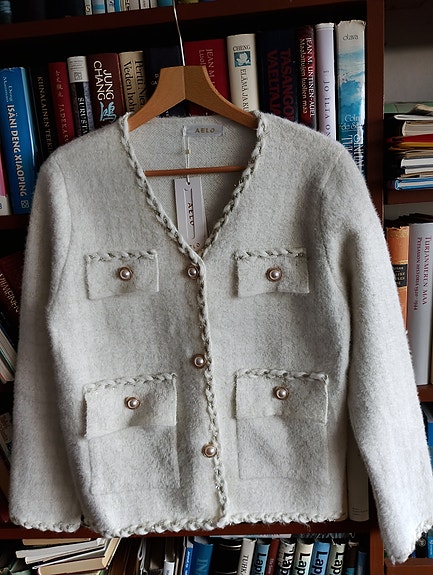 chanel tyylinen jakku