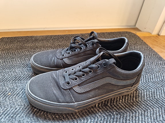 Mustat Vans-tennarit, koko 39