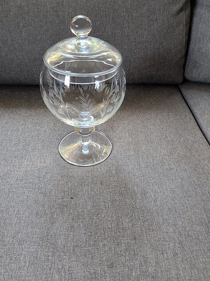 Kaunis vintage kannellinen lasipurkki / bonbonniere kielo-kuviolla