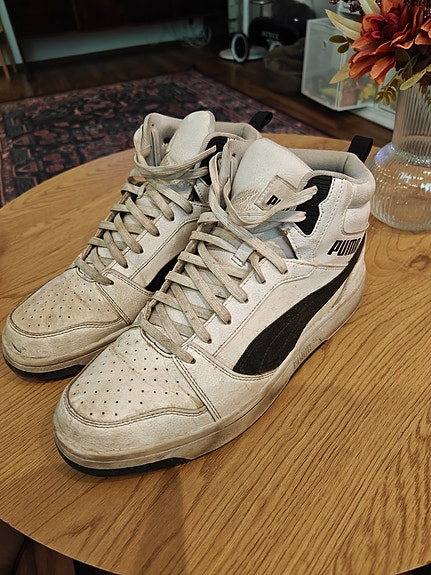Puma korkeavartiset tennarit koko 45 valkoinen/musta