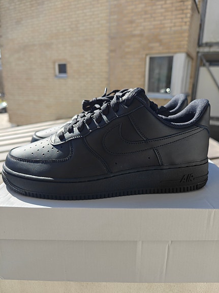 Nike Air Force 1 07 Triple Black