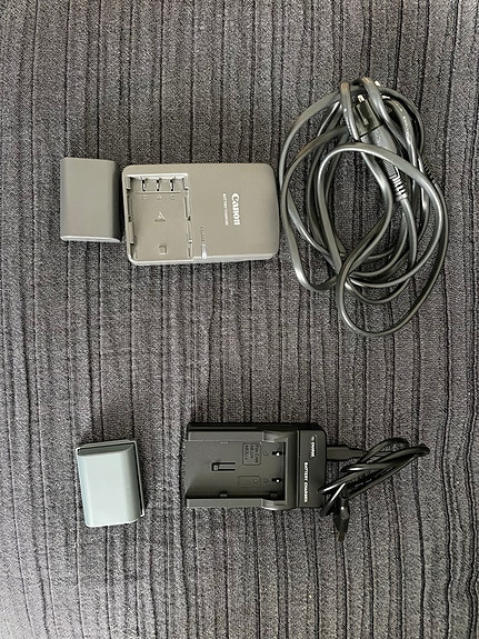 Canon NB-2LH akut ja laturit