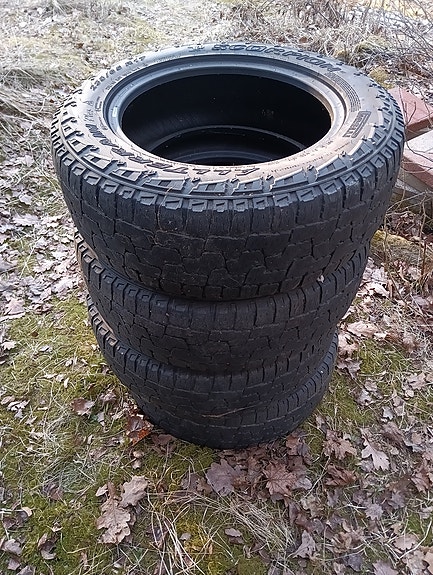 Renkaat  235/65/17