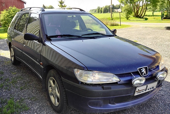 Peugeot 306 td farmari sininen -98 osia
