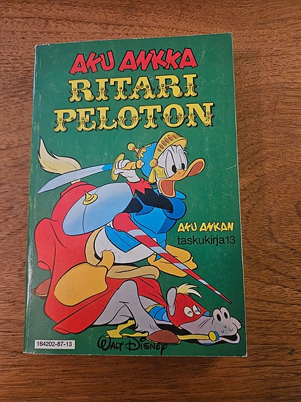 Aku Ankka Ritari Peloton taskukirja 13