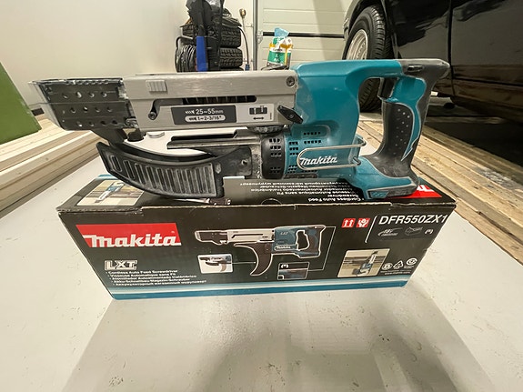 Makita nauharuuvinväännin