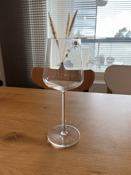 Iittala Essence-viinilaseja