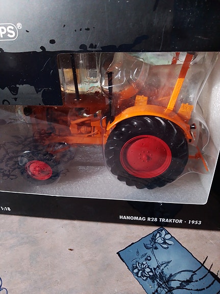 iso 1:18 traktori minichamps