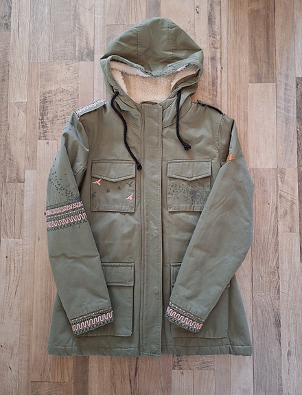 Product image 2 of 7
