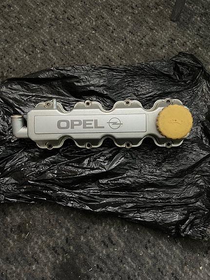 Opel venttiilikopan kansi 8v