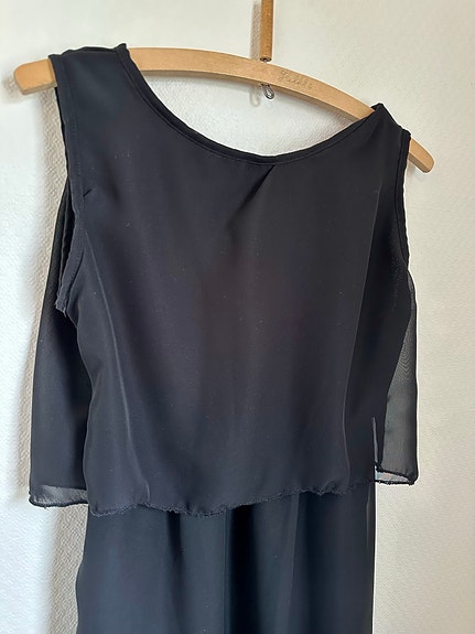 Musta pitkä juhlamekko 152/158 cm