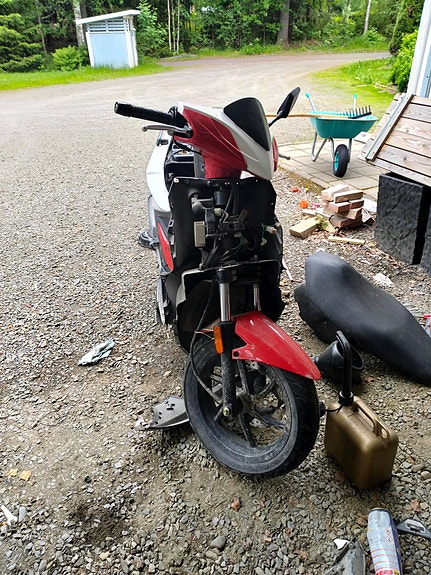 Kymco super 8 varaosina